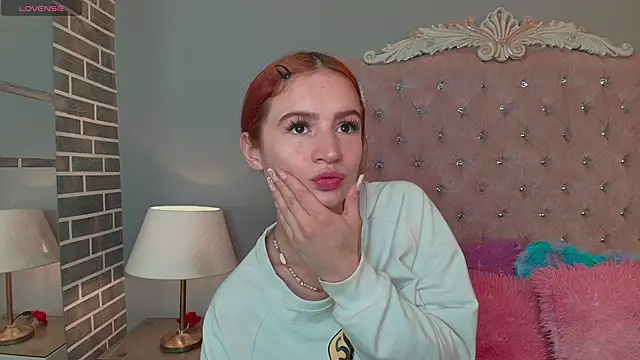 AdelaineBest online show from September 24, 2025, 4:38 am