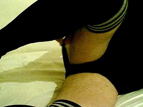 Snapshot of pollarikaaa chatting on November 4, 2025, 2:32 am pollarikaaa online show from November 4, 2025, 2:32 am