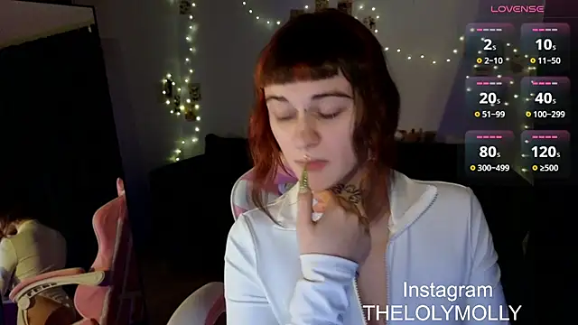 Snapshot of LolyMolli chatting on March 6, 2025, 5:11 pm LolyMolli online show from March 6, 2025, 5:11 pm