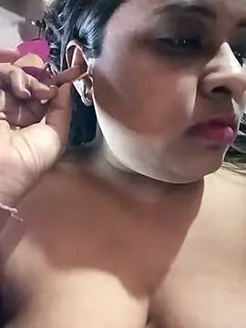 Snapshot of Love_Jenny chatting on February 22, 2025, 7:01 am Love Jenny online show from February 22, 2025, 7:01 am