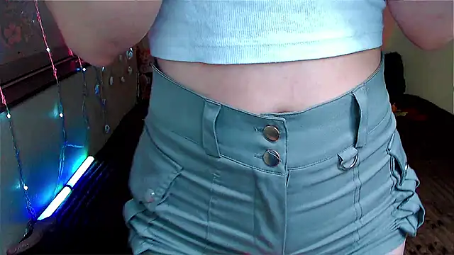 LizaSenri online show from October 4, 2025, 7:06 am