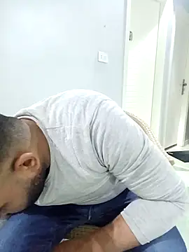 Snapshot of ListedLoin chatting on March 4, 2025, 10:24 am ListedLoin online show from March 4, 2025, 10:24 am