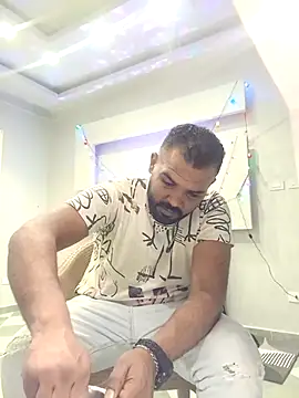 Snapshot of ListedLoin chatting on March 5, 2025, 6:45 pm ListedLoin online show from March 5, 2025, 6:45 pm