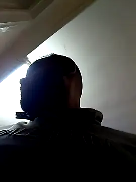 ListedLoin online show from November 17, 2025, 7:30 pm