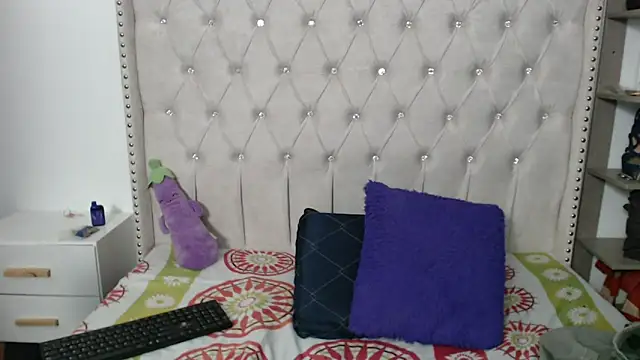 Abril Squirt online show from December 16, 2024, 8:52 am