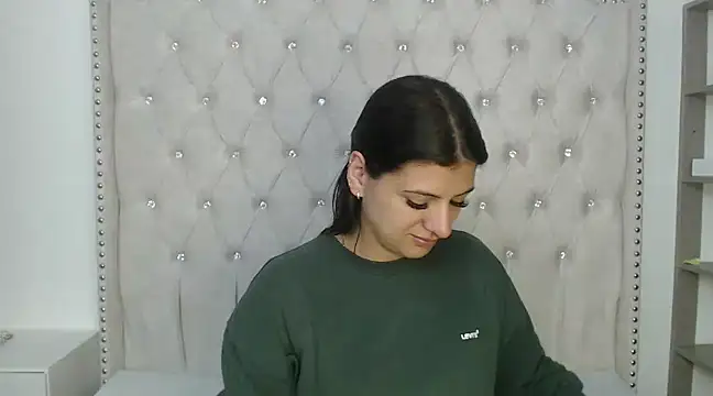 Abril Squirt online show from March 9, 2025, 2:50 am