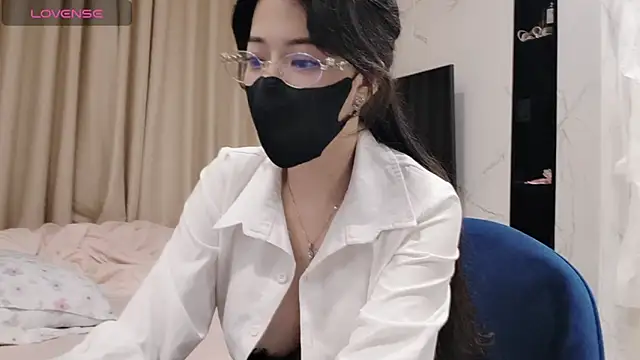 Snapshot of TuyetNhi2k6 chatting on January 24, 2025, 2:41 pm TuyetNhi2k6 online show from January 24, 2025, 2:41 pm