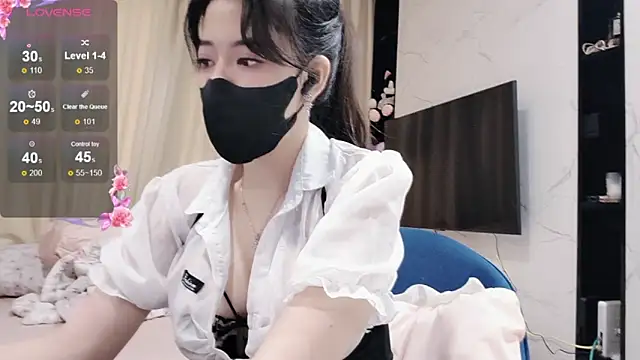 Snapshot of TuyetNhi2k6 chatting on February 21, 2025, 2:17 am TuyetNhi2k6 online show from February 21, 2025, 2:17 am