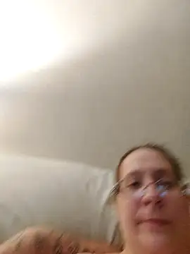 Snapshot of Icedcoffee2024 chatting on March 23, 2025, 12:58 am Icedcoffee2024 online show from March 23, 2025, 12:58 am