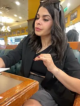 Snapshot of DaryRos chatting on November 12, 2025, 7:24 pm DaryRos online show from November 12, 2025, 7:24 pm