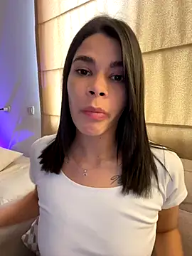 Snapshot of DaryRos chatting on November 26, 2025, 9:38 pm DaryRos online show from November 26, 2025, 9:38 pm