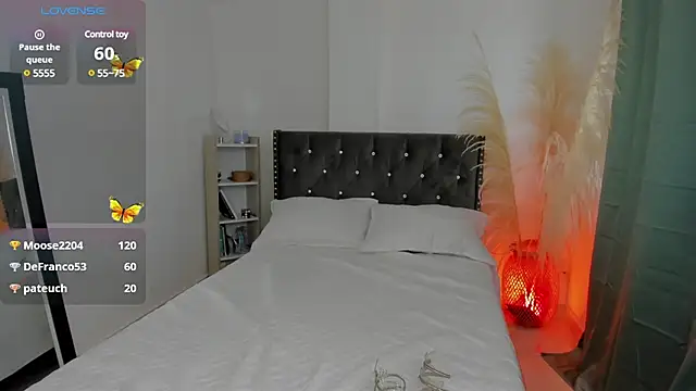 AnntoniaWood online show from January 15, 2025, 5:58 pm