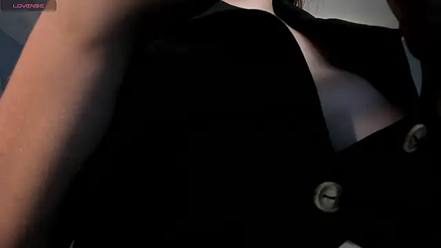 BellaRose X online show from October 9, 2025, 3:37 am