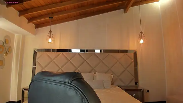 AliceHarper  online show from February 18, 2025, 4:04 am