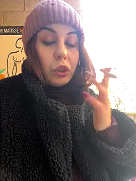 holyeroticss online show from December 6, 2024, 6:17 pm