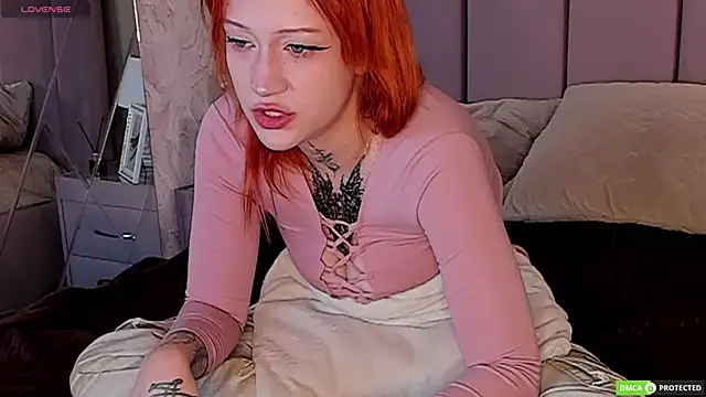 Snapshot of Eva_Cramer chatting on March 6, 2025, 6:37 pm Eva Cramer online show from March 6, 2025, 6:37 pm