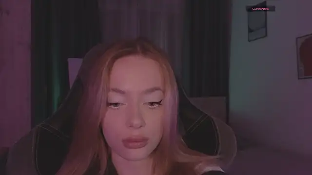 Snapshot of _MayShy_ chatting on September 19, 2025, 6:52 pm MayShy online show from September 19, 2025, 6:52 pm