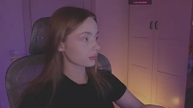 Snapshot of _MayShy_ chatting on October 31, 2025, 5:41 am MayShy online show from October 31, 2025, 5:41 am