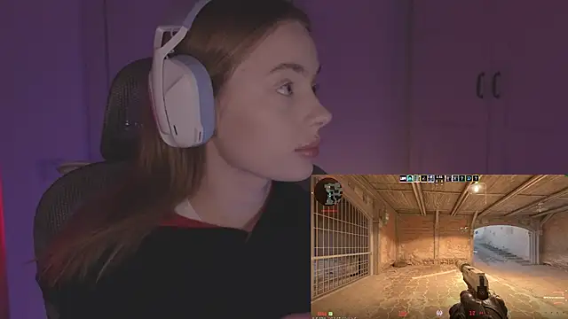 Snapshot of _MayShy_ chatting on November 3, 2025, 1:29 am MayShy online show from November 3, 2025, 1:29 am