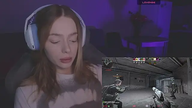 Snapshot of _MayShy_ chatting on December 2, 2025, 6:19 am MayShy online show from December 2, 2025, 6:19 am