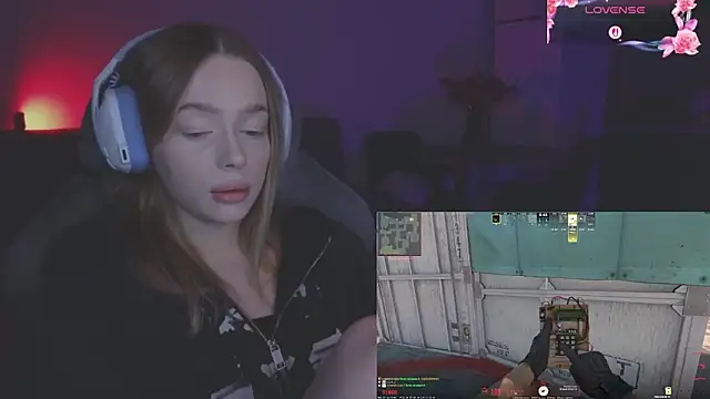 Snapshot of _MayShy_ chatting on December 4, 2025, 8:12 am MayShy online show from December 4, 2025, 8:12 am