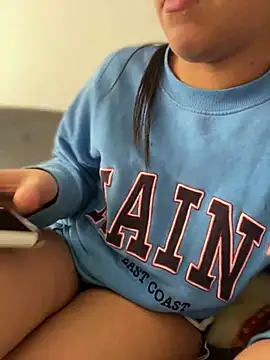 Salome golvert online show from December 18, 2024, 5:21 pm