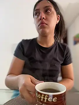 Salome golvert online show from February 1, 2025, 3:39 pm