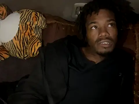 SlimeCrownzOut5 online show from November 28, 2025, 11:40 pm