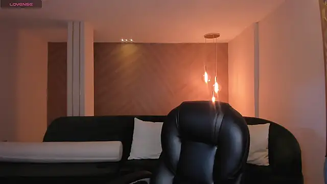 AnaisNin online show from January 28, 2025, 12:00 pm