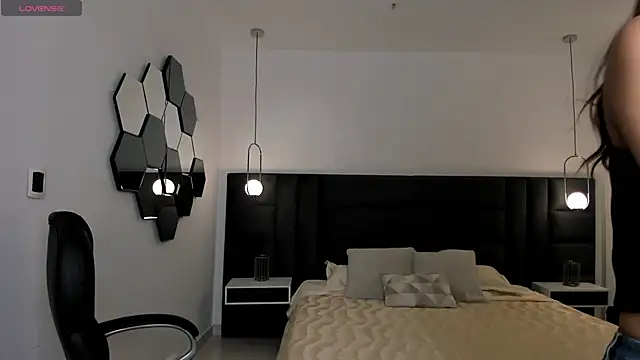 AnaisNin online show from September 19, 2025, 4:14 am