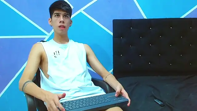 Snapshot of jhony-sex chatting on December 20, 2024, 4:20 am jhony-sex online show from December 20, 2024, 4:20 am