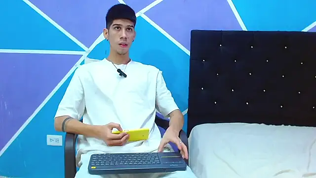 Snapshot of jhony-sex chatting on January 10, 2025, 6:31 am jhony-sex online show from January 10, 2025, 6:31 am