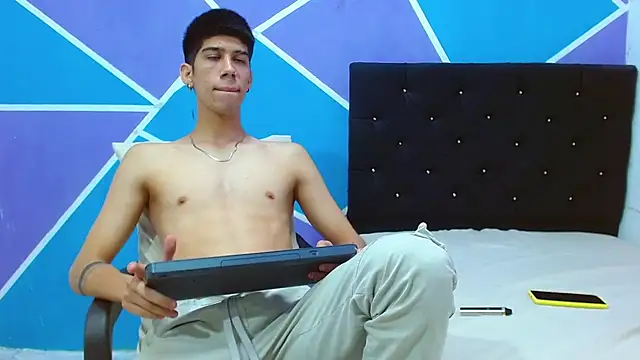 Snapshot of jhony-sex chatting on January 17, 2025, 6:15 am jhony-sex online show from January 17, 2025, 6:15 am