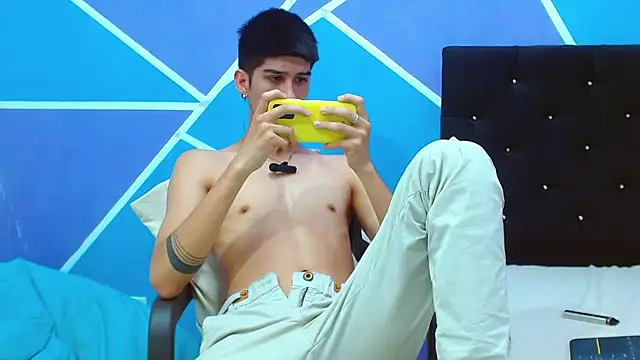 Snapshot of jhony-sex chatting on January 19, 2025, 11:00 pm jhony-sex online show from January 19, 2025, 11:00 pm