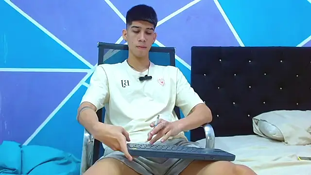 Snapshot of jhony-sex chatting on February 3, 2025, 11:26 pm jhony-sex online show from February 3, 2025, 11:26 pm