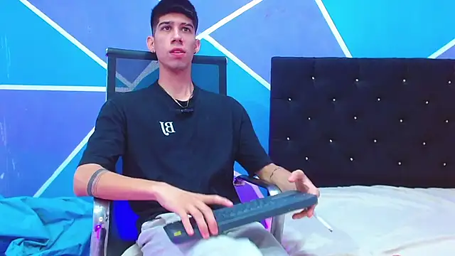 Snapshot of jhony-sex chatting on February 7, 2025, 8:55 am jhony-sex online show from February 7, 2025, 8:55 am