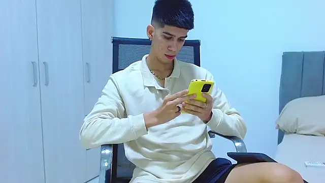 Snapshot of jhony-sex chatting on October 15, 2025, 6:13 am jhony-sex online show from October 15, 2025, 6:13 am