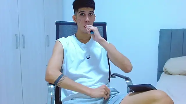 Snapshot of jhony-sex chatting on October 17, 2025, 6:27 am jhony-sex online show from October 17, 2025, 6:27 am