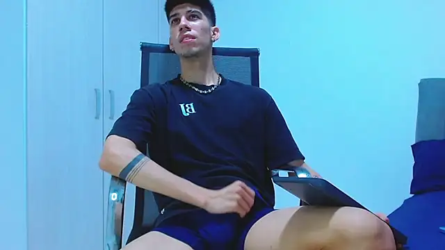 Snapshot of jhony-sex chatting on October 31, 2025, 3:18 am jhony-sex online show from October 31, 2025, 3:18 am