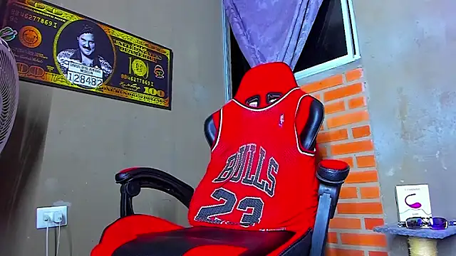 Snapshot of smoker445 chatting on October 15, 2025, 12:11 am smoker445 online show from October 15, 2025, 12:11 am