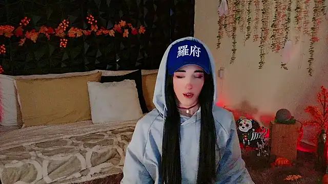 Snapshot of Finibondi chatting on November 5, 2025, 6:35 am Finibondi online show from November 5, 2025, 6:35 am