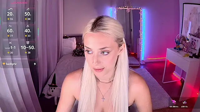 Snapshot of LoryWood chatting on November 22, 2025, 3:22 pm LoryWood online show from November 22, 2025, 3:22 pm