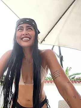 Snapshot of Alexandra_duque chatting on February 16, 2025, 8:22 pm Alexandra duque online show from February 16, 2025, 8:22 pm