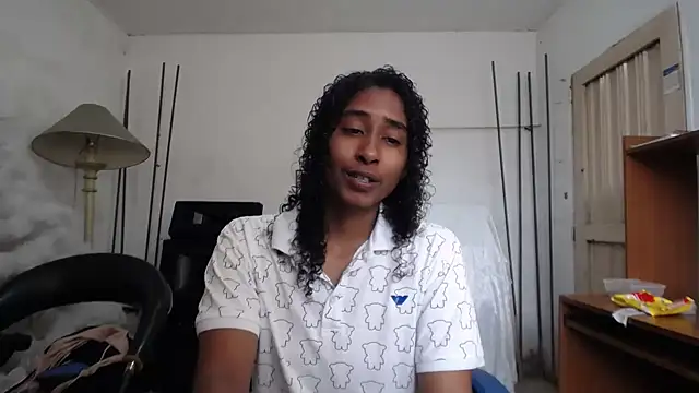 yohatinelly07 online show from November 29, 2025, 4:32 pm