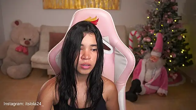 Snapshot of its_lola24 chatting on January 1, 2025, 5:54 am its lola24 online show from January 1, 2025, 5:54 am