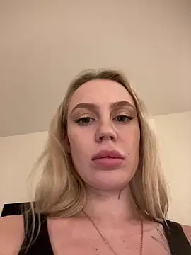 Snapshot of meanexx chatting on December 1, 2024, 9:37 pm meanexx online show from December 1, 2024, 9:37 pm