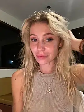 Snapshot of meanexx chatting on January 21, 2025, 12:29 pm meanexx online show from January 21, 2025, 12:29 pm