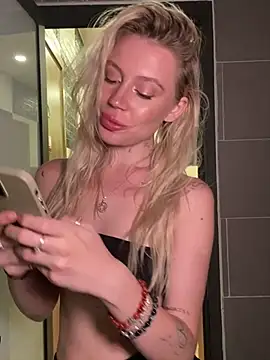 Snapshot of meanexx chatting on January 26, 2025, 9:08 am meanexx online show from January 26, 2025, 9:08 am