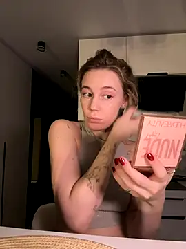 Snapshot of meanexx chatting on November 27, 2025, 5:15 pm meanexx online show from November 27, 2025, 5:15 pm