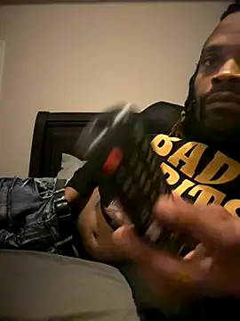 1BeautyN1Beast online show from December 4, 2025, 5:28 am